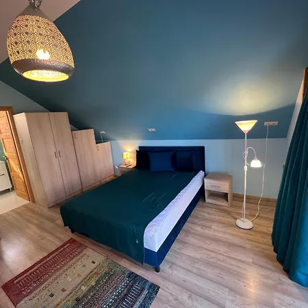 Cinegefeszek Nyaralohaz Holiday home *