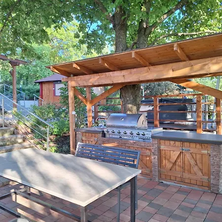 度假居 Cinegefeszek Nyaralohaz 希欧福克