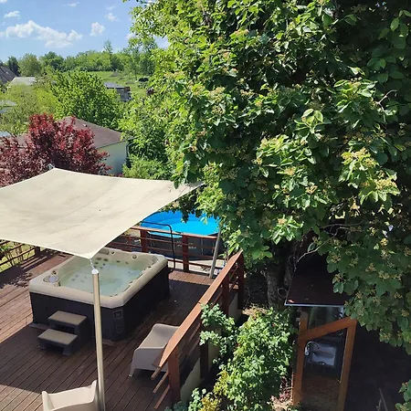 Cinegefeszek Nyaralohaz 度假居